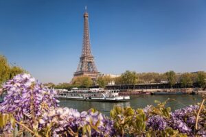 Boat-trips-in-Paris