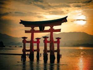 Miyajima-floating-torii